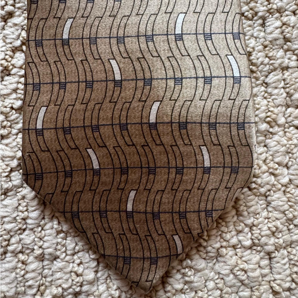 Arrow Vintage Tan Black And White Silk Geometric … - image 3